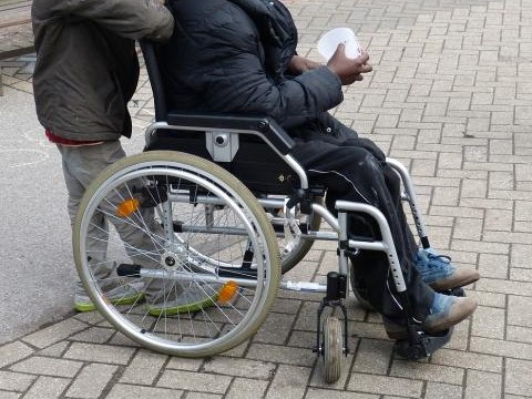 Poszukiwana osoba chętna do pracy jako asystent osobisty osób niepełnosprawnych