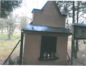 Renowacja murowanej kapliczki Matki Boskiej Pocieszenia w miejscowości Podegrodzie