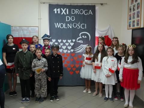 Dzień Niepodległości w Szkole Podstawowej w Mokrej Wsi