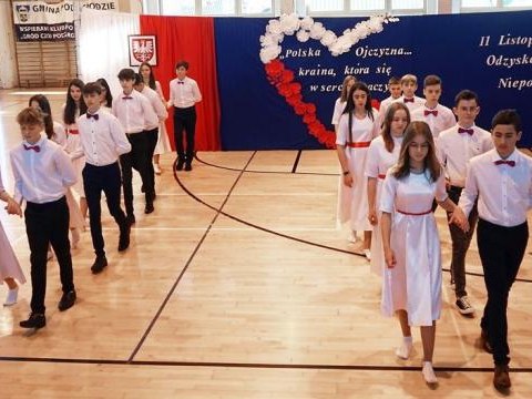 Rocznica Odzyskania Niepodległości w Szkole Podstawowej w Brzeznej