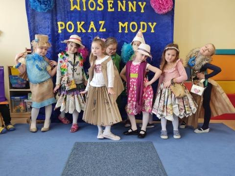 Modne trendy na wiosnę 2023 roku wyznaczają przedszkolaki z Brzeznej