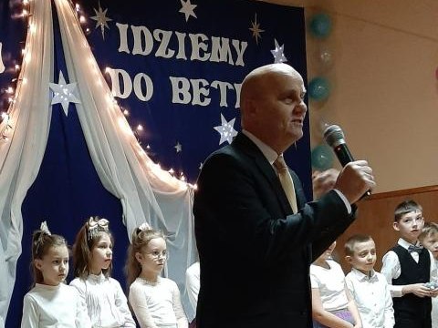 „Święto Miłości i Tradycji”  Relacja z uroczystości Dnia Babci i Dziadka  w Szkole Podstawowej w Stadłach