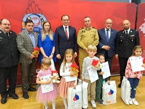 Sukces uczniów SP w Stadłach w eliminacjach wojewódzkich Ogólnopolskiego Strażackiego Konkursu Plastycznego