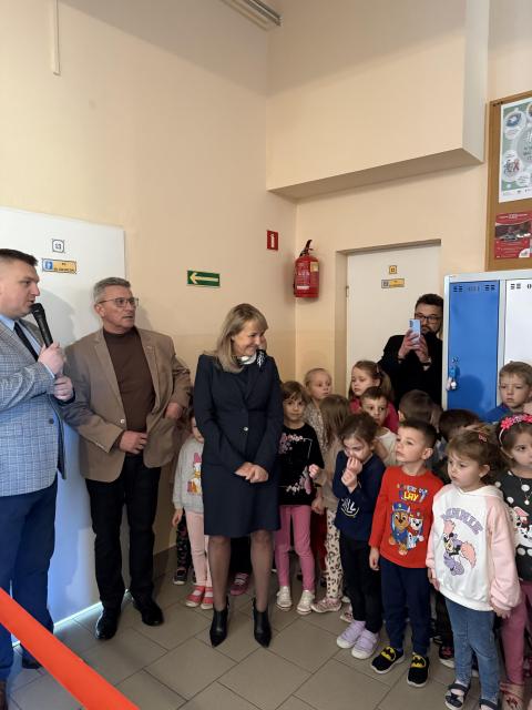 Nowe szafki dla uczniów Szkoły Podstawowej w Brzeznej -Litaczu