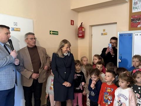 Nowe szafki dla uczniów Szkoły Podstawowej w Brzeznej -Litaczu