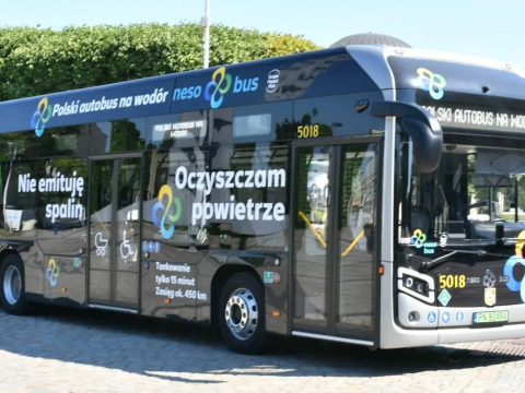 Gmina Podegrodzie otrzymała dofinansowanie z KPO na zakup zeroemisyjnych autobusów pozamiejskich
