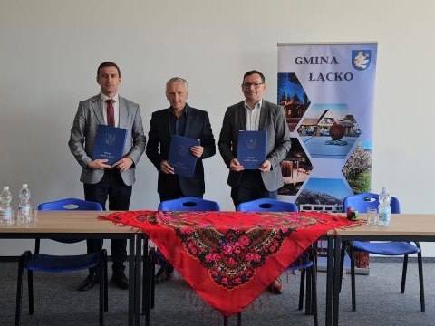 Podpisanie umowy o współpracy pomiędzy Gminą Podegrodzie, Gminą Łącko oraz słowackim partnerem – Mesto Spišská Belá