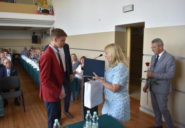 Uroczyste wręczenie nagród Wójta Gminy Podegrodzie dla wyróżniających się uczniów