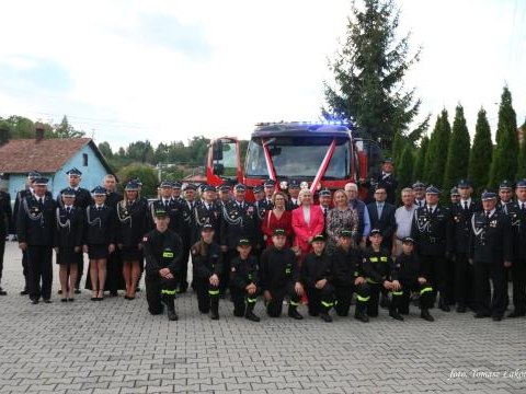 Nowy wóz strażacki dla OSP Podegrodzie