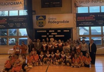 I Mikołajkowy Turniej Piłki Ręcznej Dziewcząt o Puchar Wójta Gminy Podegrodzie