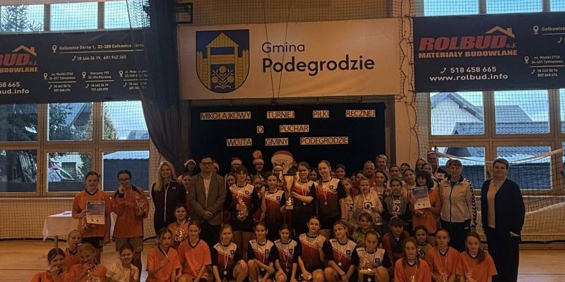 I Mikołajkowy Turniej Piłki Ręcznej Dziewcząt o Puchar Wójta Gminy Podegrodzie