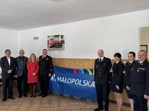 Uroczyste odebranie prac budowlano-remontowych budynku OSP w miejscowości Brzeźna-Litacz