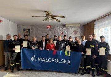 Uroczyste przekazanie zaświadczeń o ukończeniu kursu Kwalifikowanej Pierwszej Pomocy