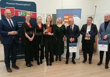 Płyta grupy wokalnej Lachowskie Dziewczyny