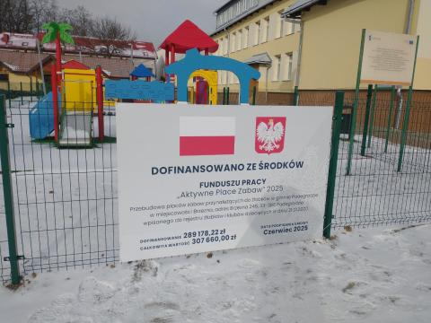 Przebudowa placów zabaw przynależących do żłobków w gminie Podegrodzie