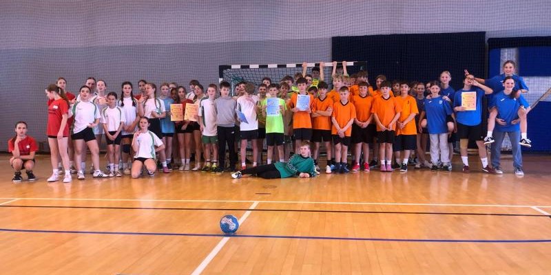 Sprawozdanie z Mistrzostw Gminy Podegrodzie w minipiłce ręcznej  dziewcząt i chłopców - Igrzyska Dzieci