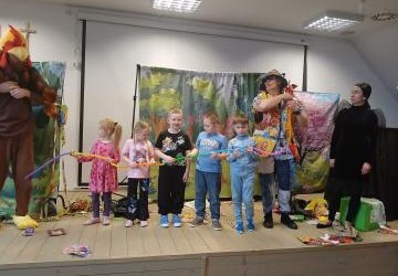 Spektakl ekologiczny dla przedszkolaków w Gminnym Przedszkolu w Podegrodziu
