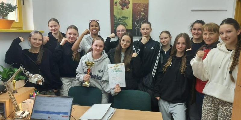 Sukces dziewcząt ze Szkoły Podstawowej w Brzeznej