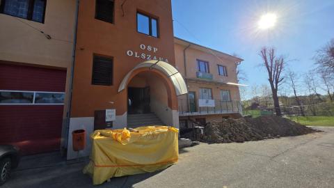 Rozpoczęła się głęboka modernizacja energetyczna budynku OSP Olszana