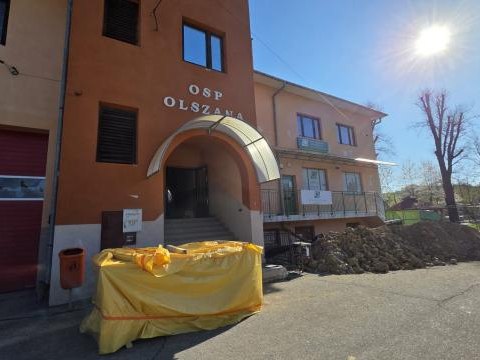 Rozpoczęła się głęboka modernizacja energetyczna budynku OSP Olszana