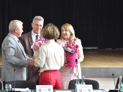 Rada Gminy Podegrodzie jednogłośnie udzieliła Wójt Gminy wotum zaufania oraz absolutorium