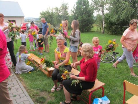 „Wijemy wieniec i bukiety dla Matki Boskiej Zielnej”