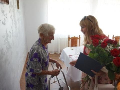 Przepiękny jubileusz obchodzi dzisiaj mieszkanka Gminy Podegrodzie, Pani Ludwika Błaszczyk. Swoje setne urodziny świętowała w gronie najbliższych