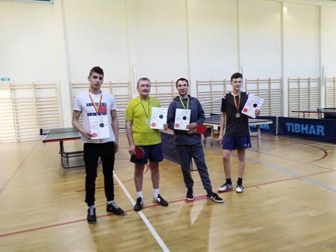 Turniej tenisa stołowego, zorganizowany przez SP w Długołęce-Świerkli i Ludowy Klub Sportowy Gród
