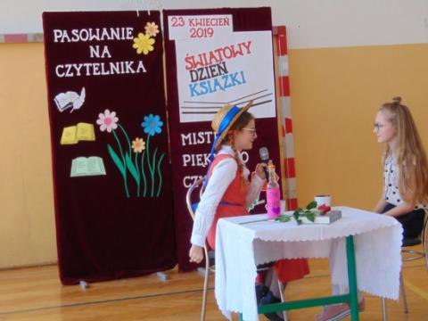 Dzień Książki w Szkole Podstawowej w Olszanie