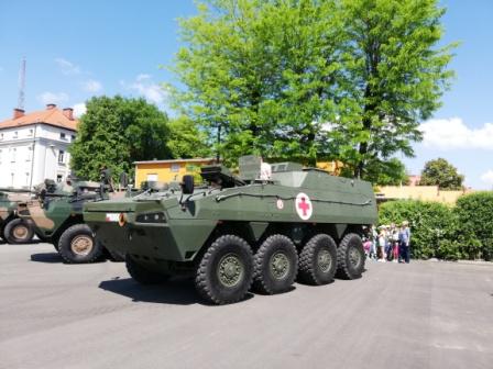Bliskie spotkanie z Rosomakiem - Uczniowie ze Szkoły Podstawowej w Gostwicy w Karpackim Oddziale Straży Granicznej w Nowym Sączu