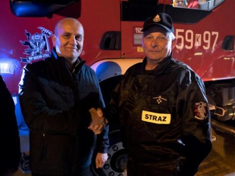 Nowy samochód ratowniczo – gaśniczy dla gminnej OSP zaparkował w Brzeznej-Litaczu