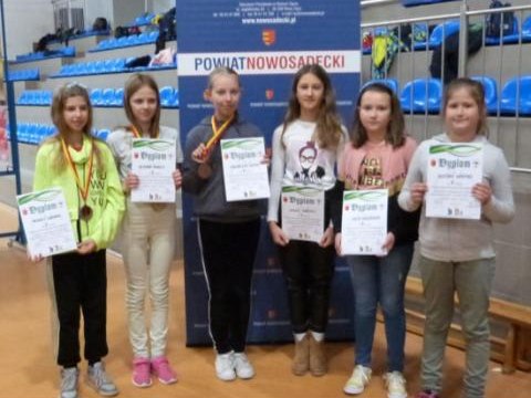 Sukces uczniów i uczennic z naszej gminy w powiatowym finale szachów