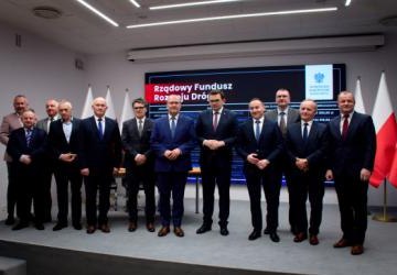 Rządowy Fundusz Rozwoju Dróg przeznaczył 4 054 835,00 zł na drogi w gminie Podegrodzie