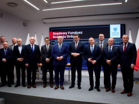 Rządowy Fundusz Rozwoju Dróg przeznaczył  4 054 835,00 zł  na drogi w gminie Podegrodzie