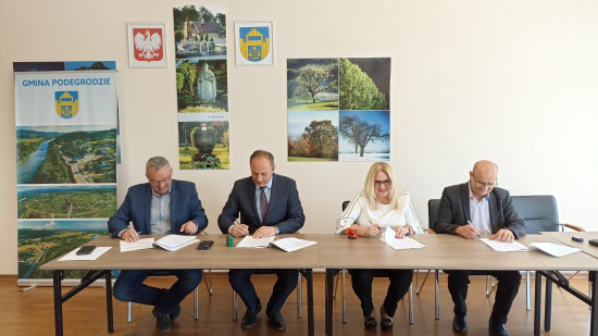 Podpisanie umów z wykonawcami