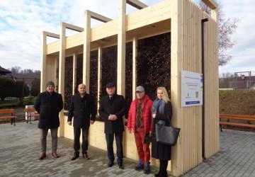 W dniu 01.12.2022 r. zakończono prace przy budowie  pierwszej tężni solankowej w gminie Podegrodzie