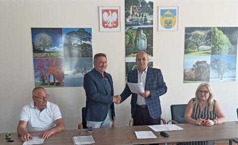 Gmina Podegrodzie zawarła umowy na zadanie: „Budowa nowej szkoły podstawowej w Stadłach”