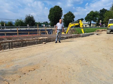 Trwają prace związane z budową nowego mostu nad rzeką Brzeźnianka