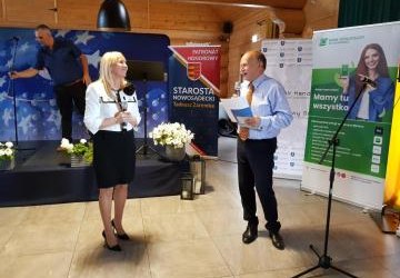 Małgorzata Gromala, wójt Podegrodzia uczyła większość radnych, których wprowadziła do Rady