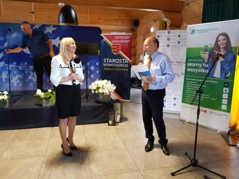 Małgorzata Gromala, wójt Podegrodzia uczyła większość radnych, których wprowadziła do Rady