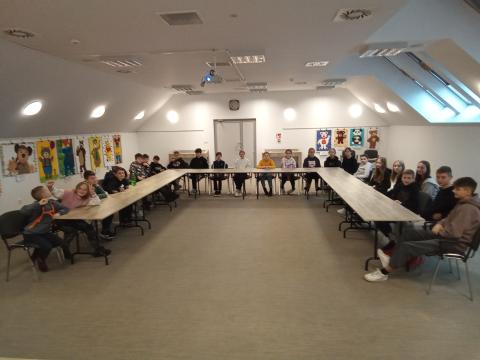 Chwycić byka za rogi - frazeologiczne łamigłówki ” – Lekcja biblioteczna- 04.12.2024 rok