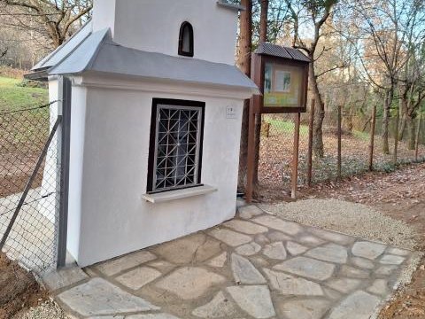 Renowacja kapliczki Matki Boskiej Pocieszenia w Podegrodziu