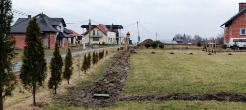 Rozbudowa kanalizacji sanitarnej wraz z przyłączami oraz wodociągu wraz z przyłączami w miejscowości Brzezna w Gminie Podegrodzie
