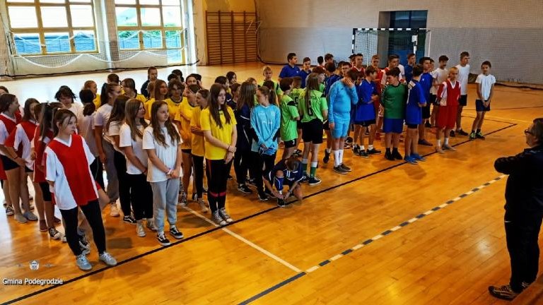 Sprawozdanie  z gminnego turnieju halowej piłki nożnej  (14).jpg