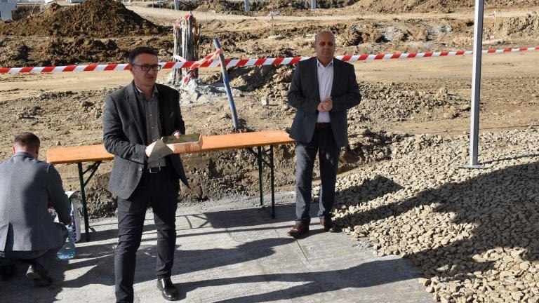 Rusza budowa centrum dystrybucyjnego DHL w Podrzeczu (5).JPG