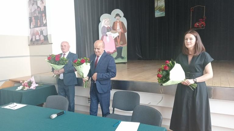 Gratulacje dla nagrodzonych uczniów oraz podziękowania dla rodziców i nauczycieli na zakończenie roku szkoln (130).jpg
