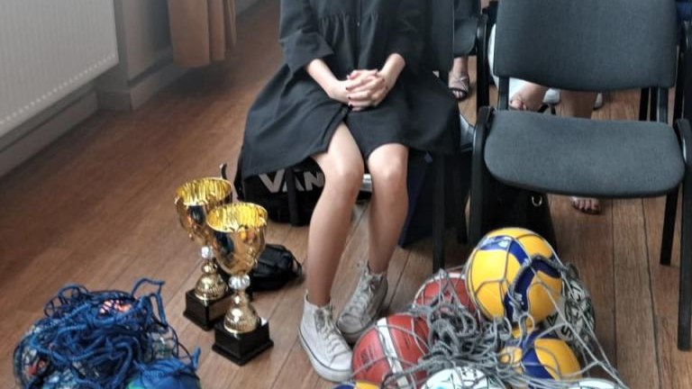 Gratulacje dla nagrodzonych uczniów oraz podziękowania dla rodziców i nauczycieli na zakończenie roku szkoln (62).jpg