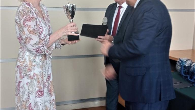 Gratulacje dla nagrodzonych uczniów oraz podziękowania dla rodziców i nauczycieli na zakończenie roku szkoln (84).jpg