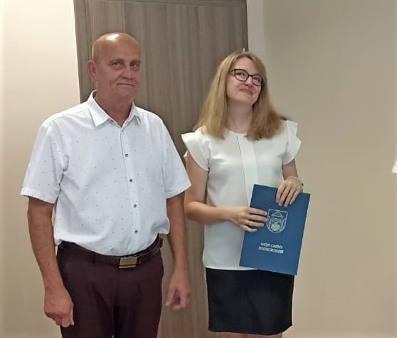 Nowy rok szkolny rozpoczną jako nauczyciele mianowani. Wójt Gminy wręczył 5 awansów (10).jpg