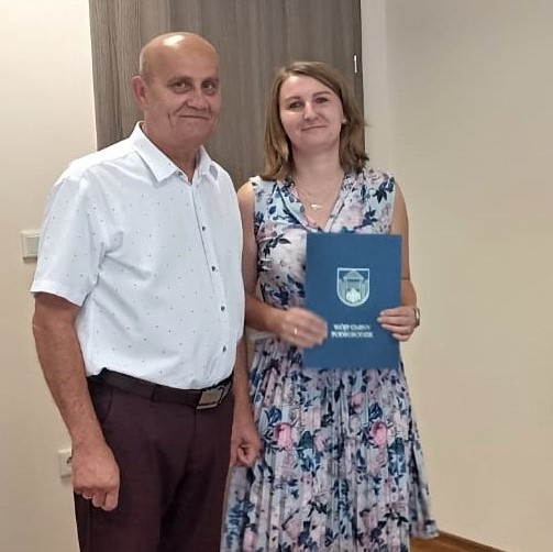 Nowy rok szkolny rozpoczną jako nauczyciele mianowani. Wójt Gminy wręczył 5 awansów (14).jpg